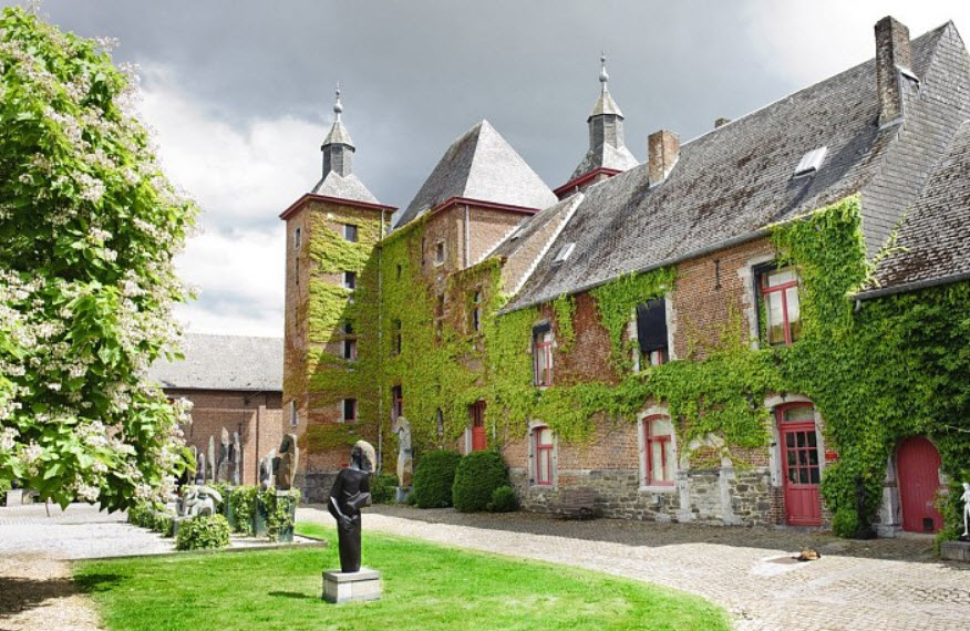 Château De Petit-Leez, Belgium
